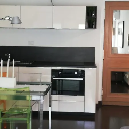 Delightful Two-room In Brera Apartamento