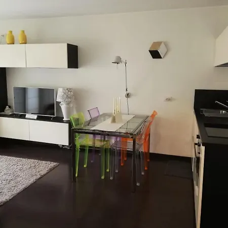 Apartamento Delightful Two-room In Brera Milán