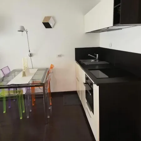 Delightful Two-room In Brera Appartement