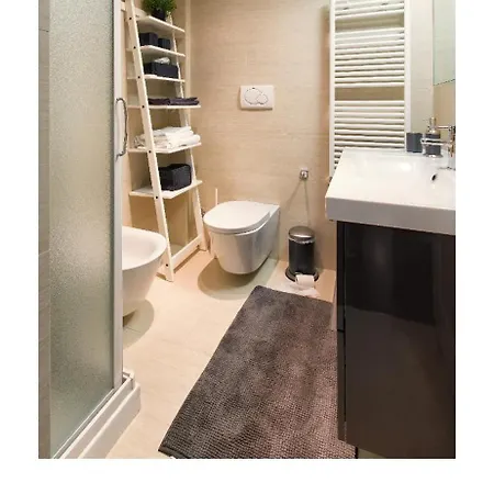 Delightful Two-room In Brera Appartement
